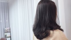 -UN·SAKA 右嗯造型