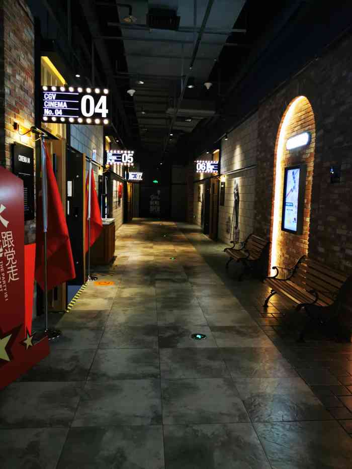 武汉疫情以后第一批开张的商场现在人气越来越旺了江腾广场分a和b座a