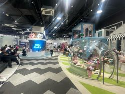 -MINI MARS KIDS CLUB亲子家庭中心(长宁天山店)