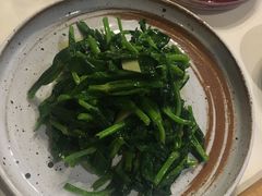 清炒豌豆尖-泓0871臻选云南菜·味庄