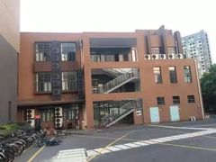 -同济大学本部学苑饮食广场