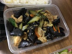 -雪乡人家东北菜·铁锅炖一切(高斯路店)