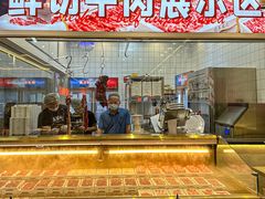 -来龍儿鲜切牛肉自助老火锅