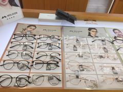 -视野联行眼镜•蔡司•依视路(温江店)
