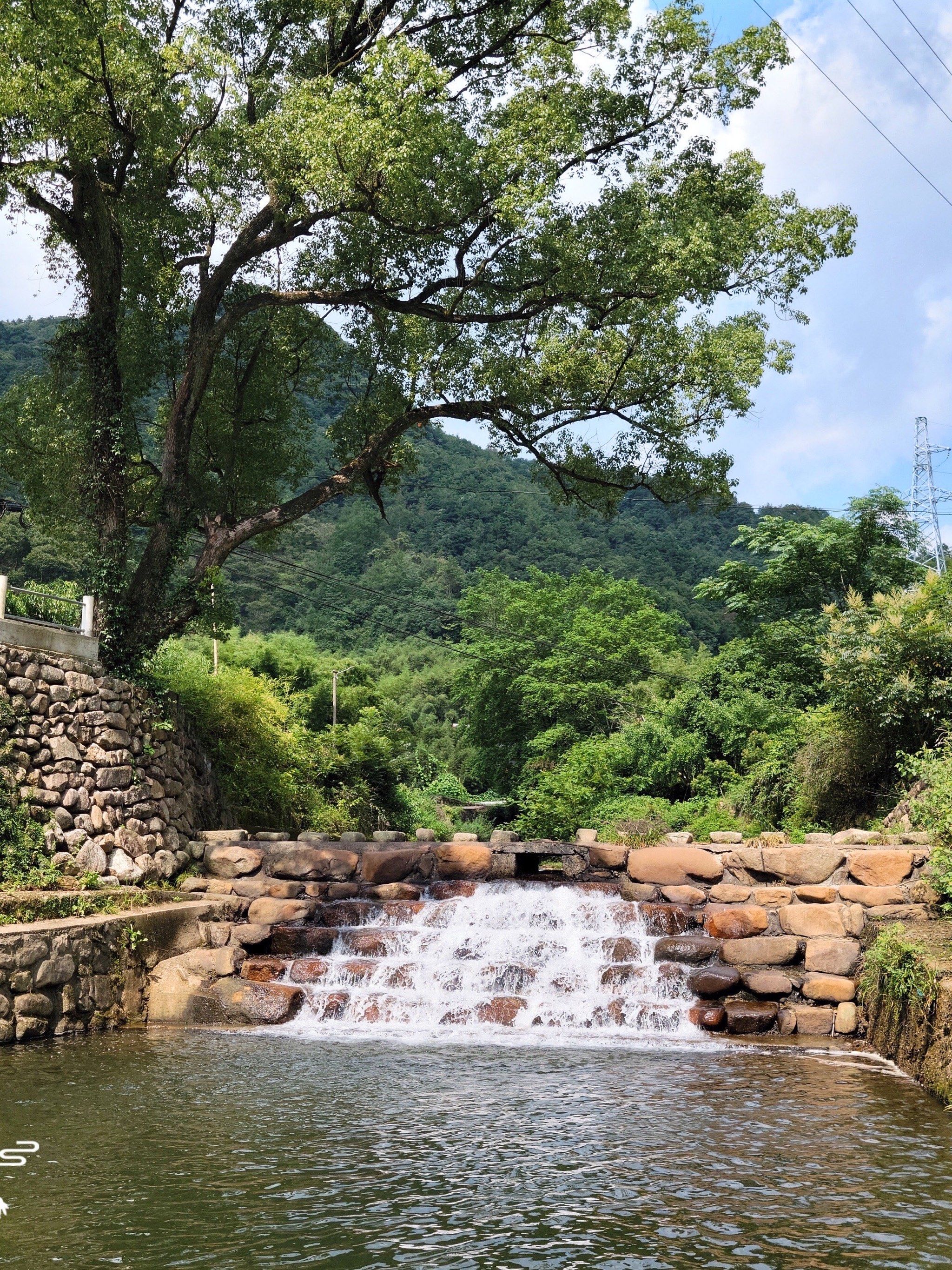 宁波奉化石桥头,无名小村却有美丽风景,是玩水好去处