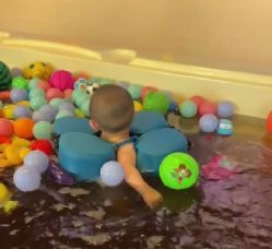 点击看大图 -欢乐悠游婴儿游泳(金碧花园店)