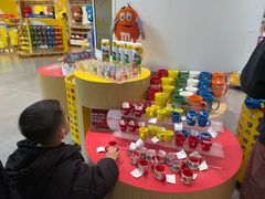 -m豆巧克力世界(上海世茂广场店)