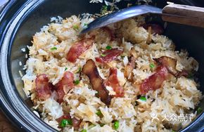 Small Portion Clay Pot Rice with Preserved Meat