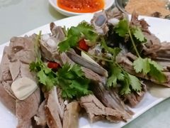 手抓羊排-老字号老马炕锅烤肉城