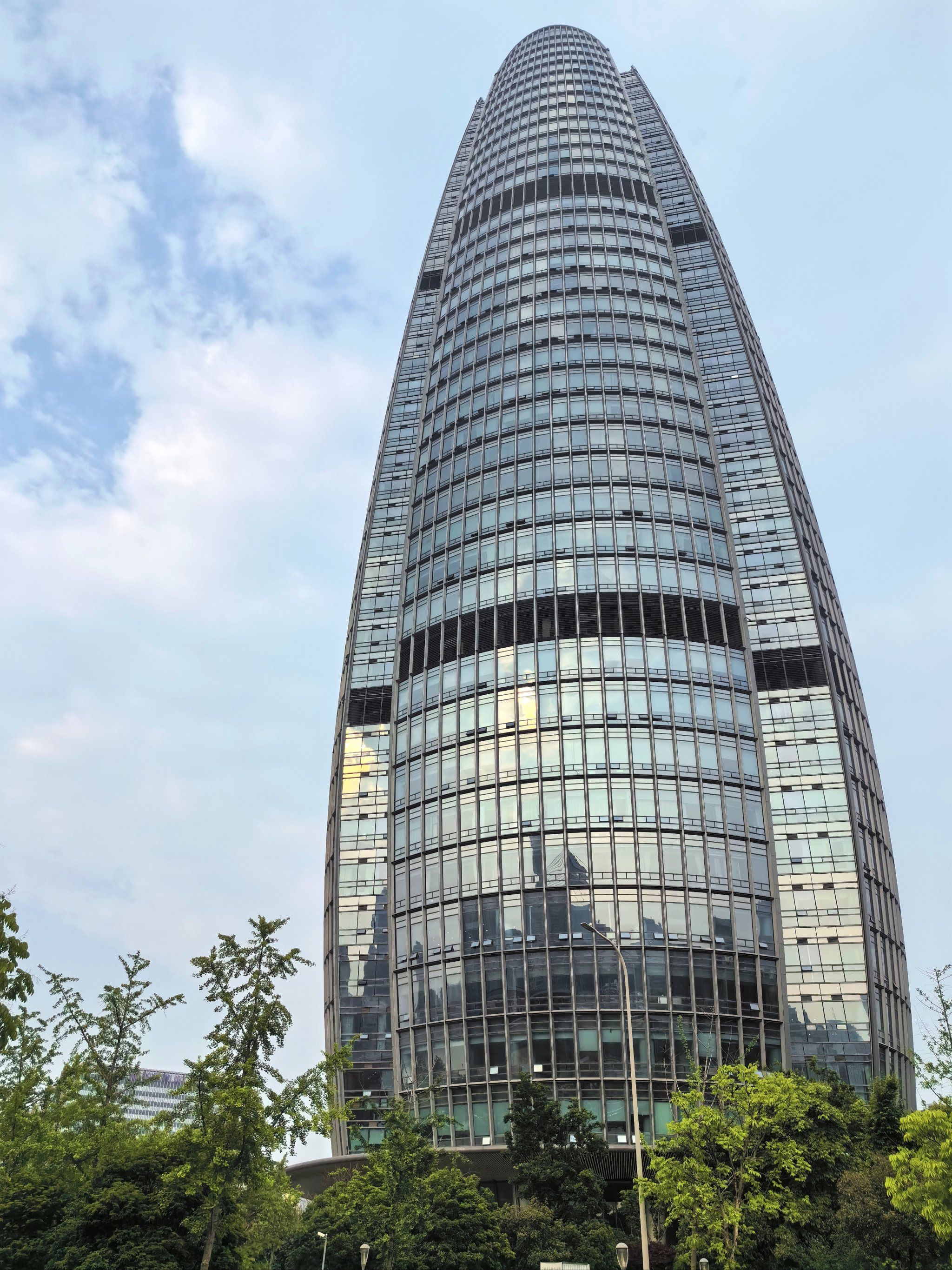 🌉后来看了地图才发现这个高楼是宁波财富中心

🌉位于浙江省