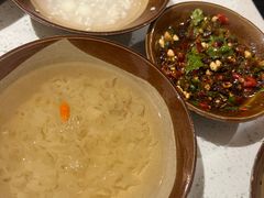 -贵府酸汤牛肉火锅·贵州老字号(飞山街店)