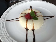 意式奶冻配酱果-安妮意大利餐厅(日坛店)