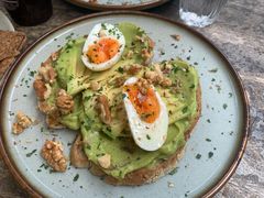 牛油果煮蛋吐司-RAC BAR(安福路店)