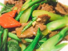 芥兰炒牛肉-金穗园·砂锅粥.醉鸡煲火锅(长寿路店)