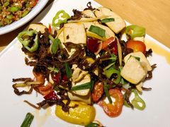 曲靖黄豆腐炒鸡枞菌-山茶云南菜(中关村店)