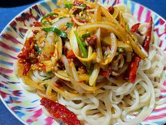 辣皮子炒面-伊带伊路新疆美食府(呼家楼店)