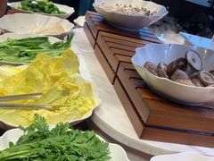 -金滏山烤肉·海鲜·火锅自助餐厅(襄阳万达店)