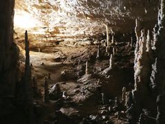 -波斯托伊纳溶洞