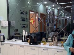 -茂菊口腔连锁(浦东南路店)