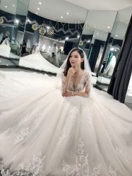 -艾米丽婚纱礼服