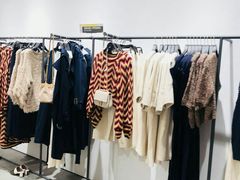 -URBAN REVIVO(西安Momopark店)