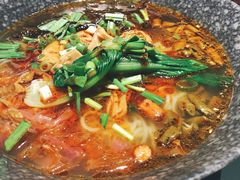 肥肠米线-八月美食小馆(银泰城总店)