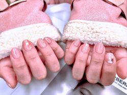 -Momo nail 日系美甲