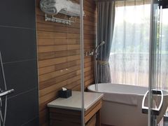 -上海怡沁园度假酒店
