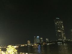 -曼谷湄南河畔华美达广场酒店