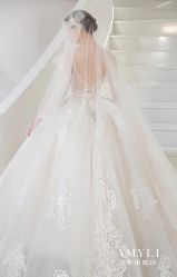 -艾米丽婚纱礼服