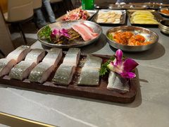 -围炉肉舍•炭烤活鳗•丹东海鲜烤肉(步行街店)