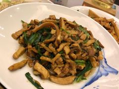-客家大院·非遗赣南客家菜(郁孤台店)