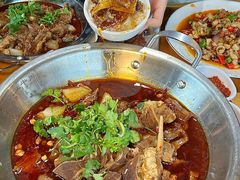 -大众跷脚牛肉馆·非遗传承单位(峨眉山店)