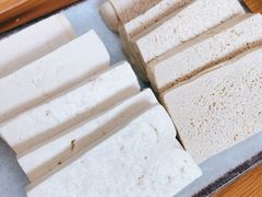 -毛辣果·贵州红酸汤牛肉火锅(西单店)