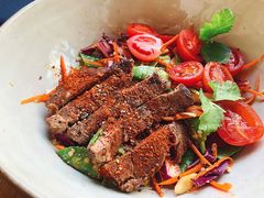 煎牛肉藜麦腌蕃茄色拉-wagas(暖山店)