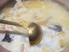 -蜜桃餐厅·伴山(绿宝广场店)