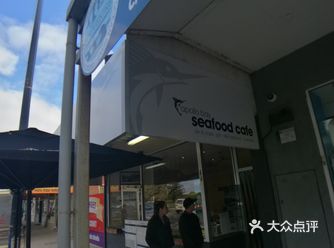 行驶在大洋路上一定会经过Apollo bay景点