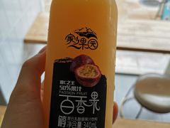 -顶东面包花园·生日蛋糕(世博店)