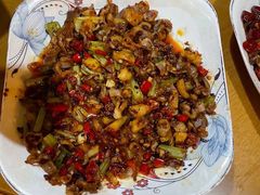 -临江餐馆二楼美食部落
