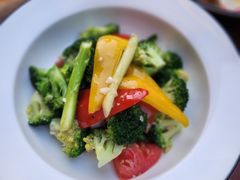 蒜蓉炒鲜蔬-MR.ROCKY洛奇先生RESTAURANT&BAR(宝安壹方城店)