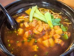 辣酱面-大龙汤包