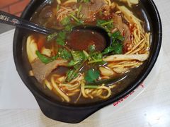 红烧牛肉土豆粉砂锅-兄弟砂锅(陆家巷店)