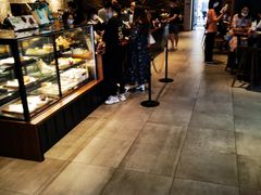 面包甜点陈列柜-星巴克臻选(深圳华强北茂业店)