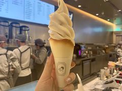 -喜茶(杭州滨江宝龙店)