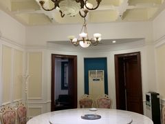 -梅龙镇酒家(南京西路总店)