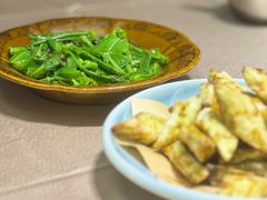 豆豉鲮鱼炒台湾山苏叶-四海酒家生态粤菜