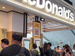 -麦当劳(深圳北站B2检票口楼上)