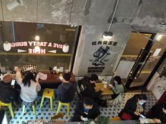 等位区-Grinder 绞肉机汉堡(武定路店)