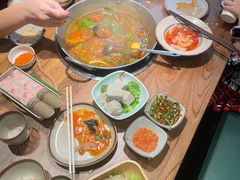 -野山舂·贵州现舂酸汤火锅(鸿通城店)