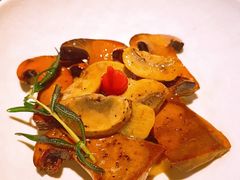 榛子黑醋牛肝菌-庐灶江南·江南菜·四合院Bistro(东直门雍和宫·原华侨宾馆店)